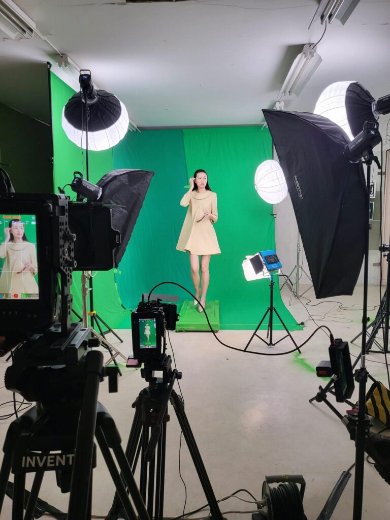 Plateau de tournage mode installé avec un fond vert mobile